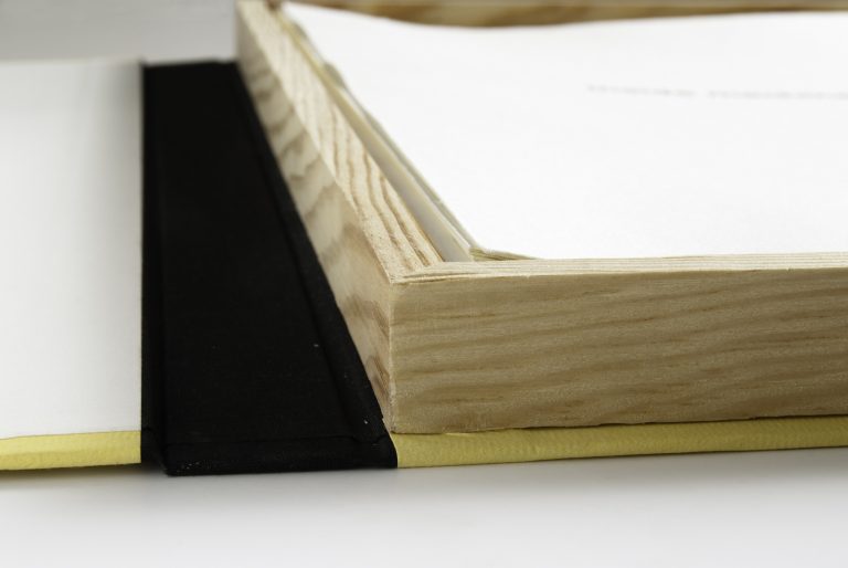 <br/>© Jeanne Bucher Jaeger