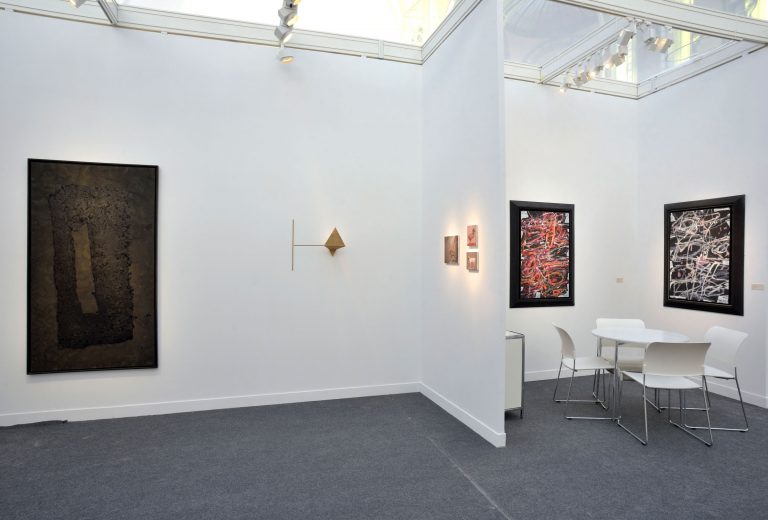 Galerie Jeanne Bucher Jaeger's booth, Paris, 2016<br/>© Jeanne Bucher Jaeger