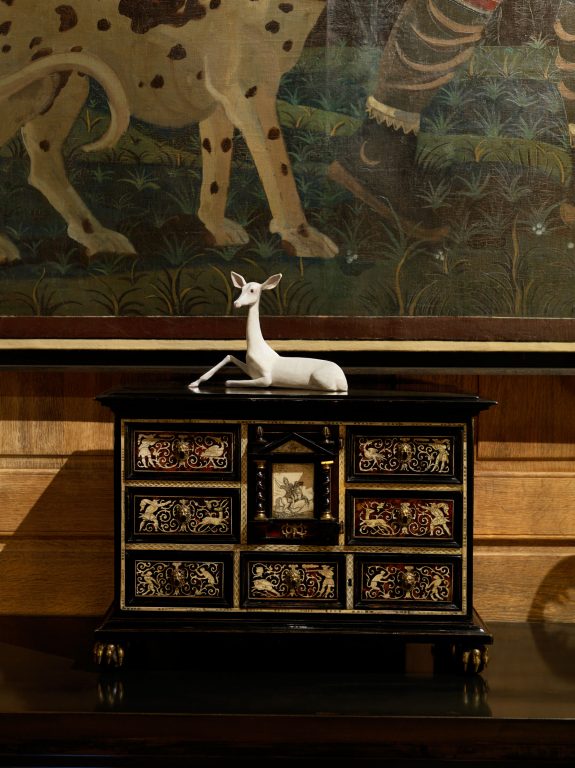 Miguel Branco, Untitled (Sitting doe), 2007<br/>© Jeanne Bucher Jaeger