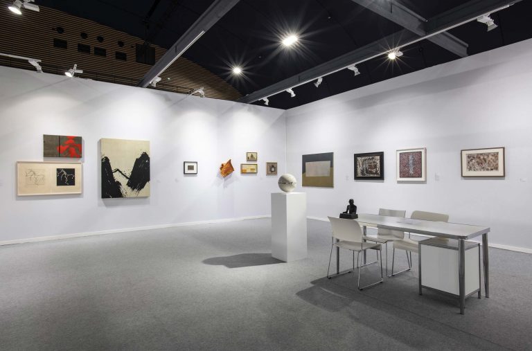 Stand de la Galerie Jeanne Bucher Jaeger, Art Paris, 2021<br/>© Jeanne Bucher Jaeger
