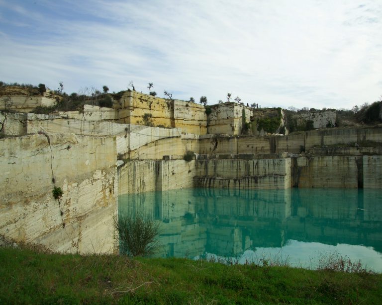 Quarry in Serre Di Rapolano<br/>© Jeanne Bucher Jaeger