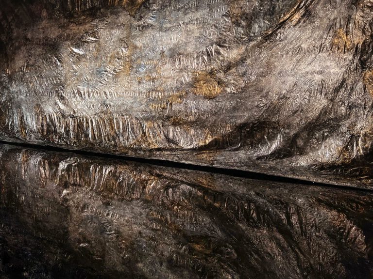 Performance Matière-Lumière, 2022<br/>© Jeanne Bucher Jaeger