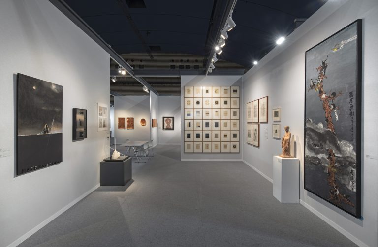 Galerie Jeanne Bucher Jaeger's Booth, Art Paris, 2022<br/>© Jeanne Bucher Jaeger