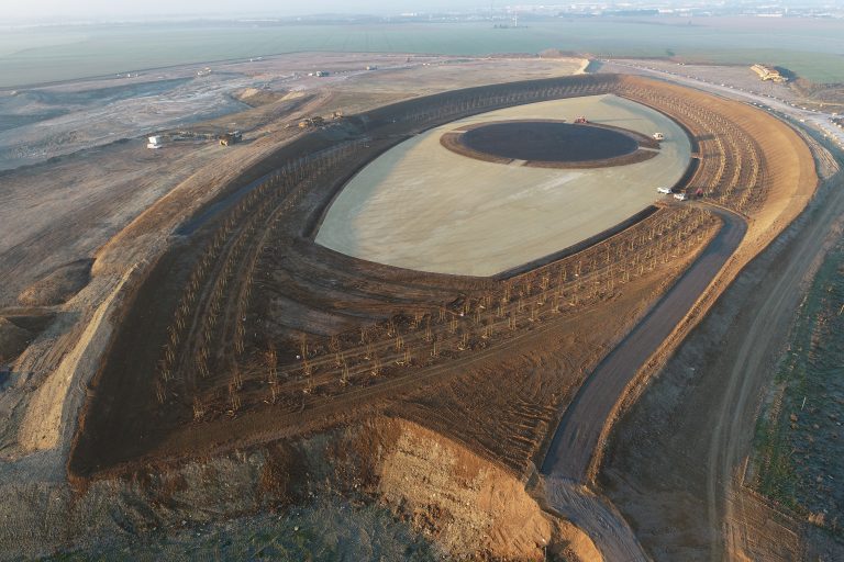 Antoine Grumbach, L’Œil du ciel, réalisé par ECT à Villeneuve-sous-Dammartin, France<br/>© Jeanne Bucher Jaeger