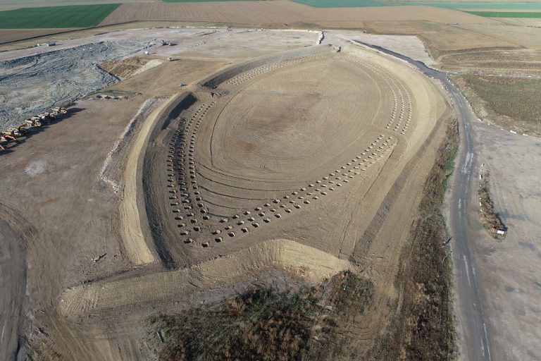 Antoine Grumbach, L’Œil du ciel, réalisé par ECT à Villeneuve-sous-Dammartin, France<br/>© Jeanne Bucher Jaeger