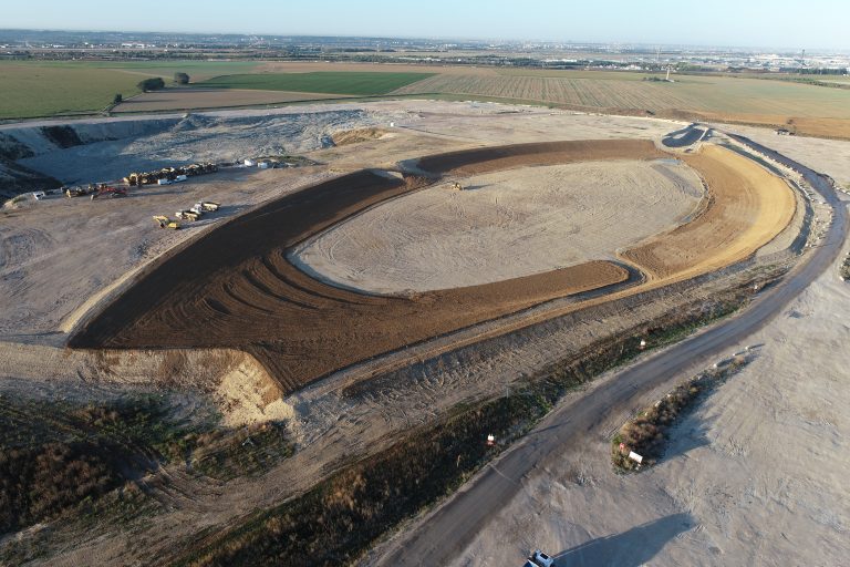 Antoine Grumbach, L’Œil du ciel, réalisé par ECT à Villeneuve-sous-Dammartin, France<br/>© Jeanne Bucher Jaeger