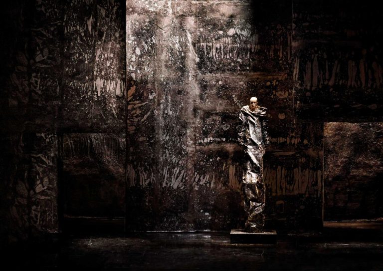 Evi Keller, Scénographie de l’Opéra Didon et Enée de Purcell, Créations Matière-Lumière, 2023<br/>© Jeanne Bucher Jaeger