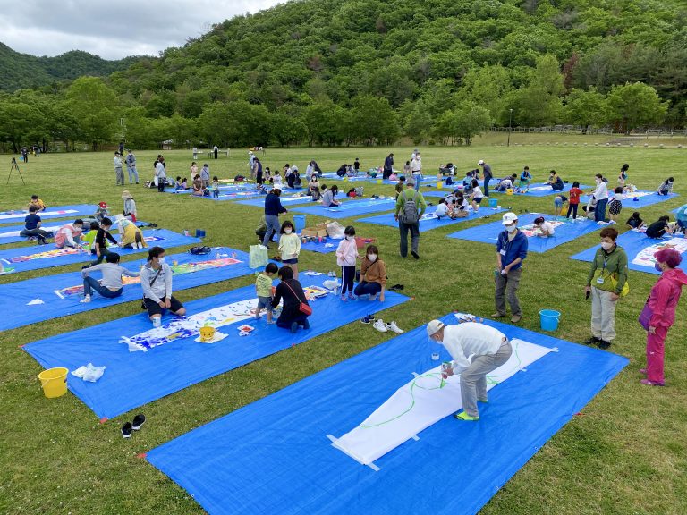 Susumu Shingu, Genki-nobori, workshop 2023<br/>© Jeanne Bucher Jaeger