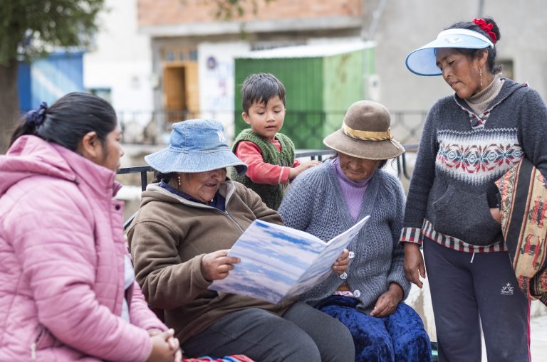 Les retrouvailles à Tahua, 2025, projet Élina, Bolivie, la promesse aux Aymaras © Jeanne Bucher Jaeger